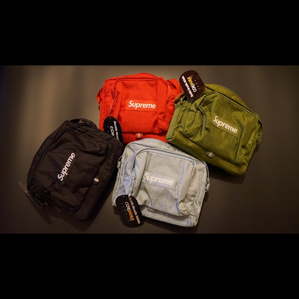 Supreme Shoulder Bags 100% Authentic